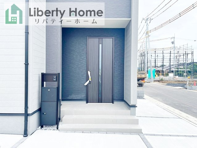 笠間市旭町第13　3号棟　新築戸建のエントランス