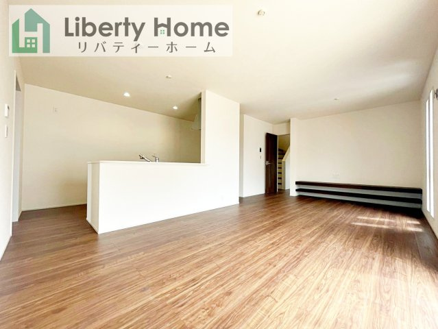 笠間市旭町第13　3号棟　新築戸建の居間・リビング