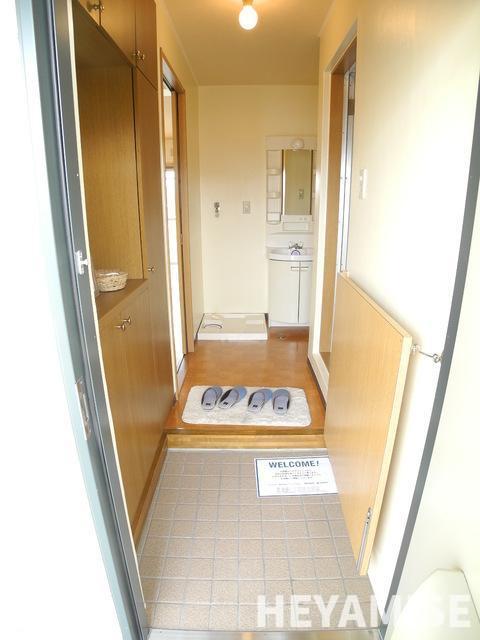 ペティオン富士見の玄関|※同間取りの別の階のお部屋の画像です※現況を優先します