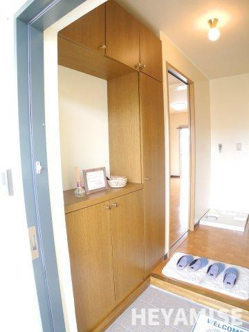 ペティオン富士見の玄関|※同間取りの別の階のお部屋の画像です※現況を優先します