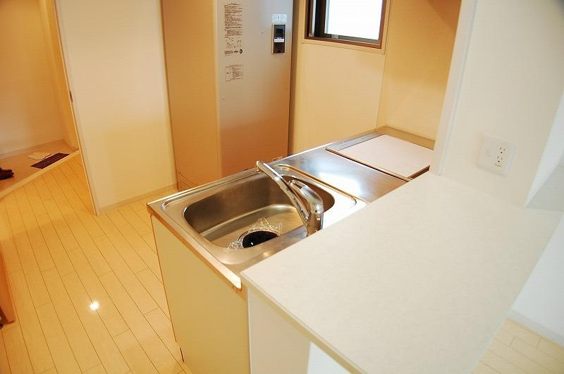 ソシオ心斎橋のキッチン|ソシオ心斎橋　２口ＩＨシステムカウンターキッチン