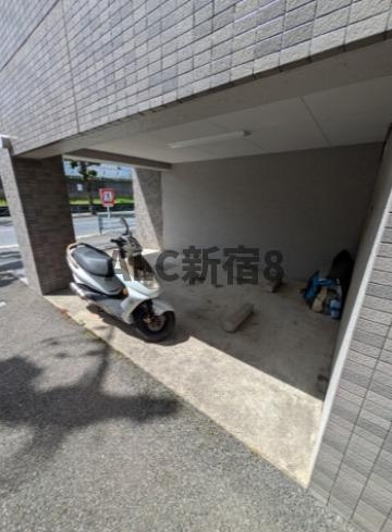 プラティーク⾺事公苑の設備