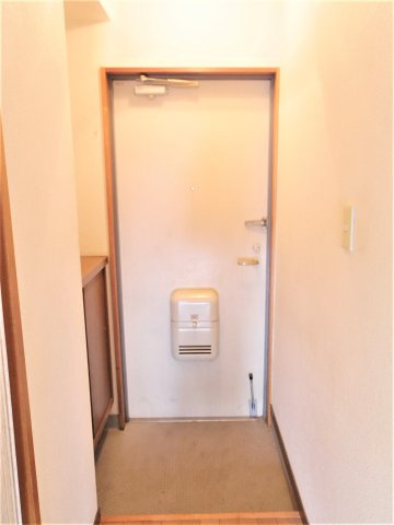 メゾンドール江北の玄関
