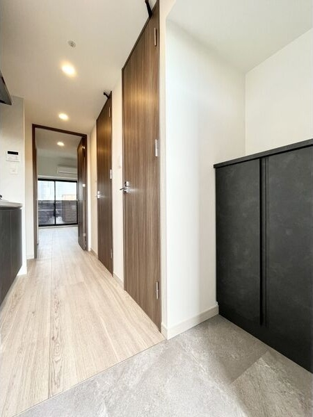 S-RESIDENCE名駅北alesia(アレシア)の玄関