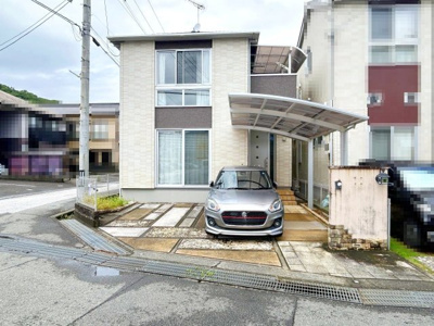 【外観】 | 中古一戸建　高知市塩屋崎町２丁目 | リフォーム中です