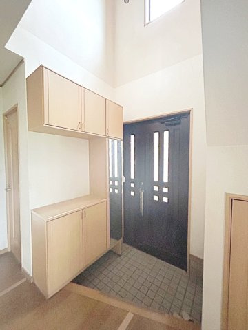 【玄関】 | 中古一戸建　高知市大津乙 | リフォーム中です