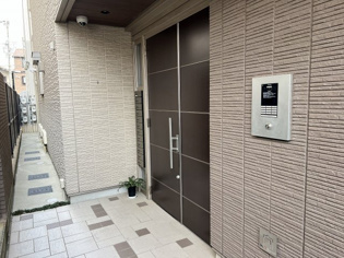 ウェリッシュ東甲子園のエントランス
