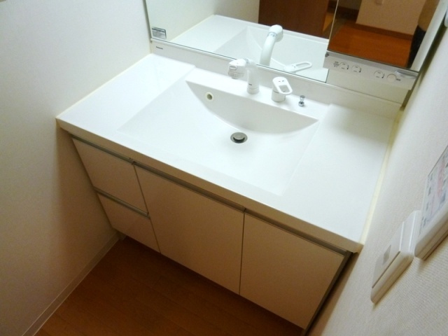 洗面所内に洗濯機置場あり！