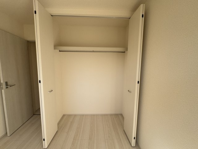 宜野湾市宇地泊（全2棟）ラスト1号棟の収納|1号棟　洋室5.3帖＋CL付き♪