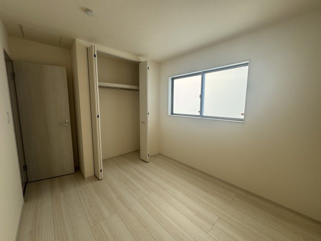 宜野湾市宇地泊（全2棟）ラスト1号棟の洋室|1号棟　洋室5.3帖＋CL付き♪
