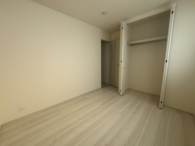 宜野湾市宇地泊（全2棟）ラスト1号棟の洋室|1号棟　洋室5.3帖＋CL付き♪