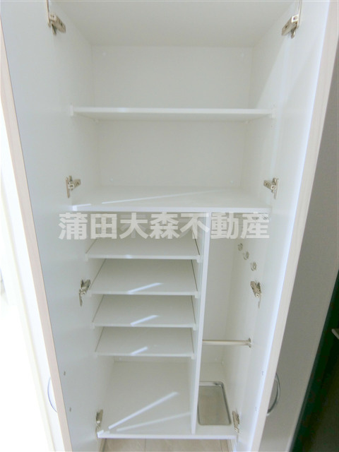 ステージファースト糀谷の収納|玄関収納　シューズBOX　傘立て