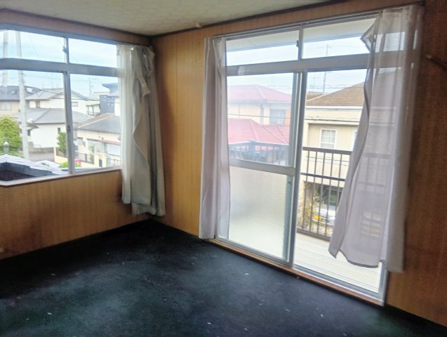 売中古戸建　焼津市上泉の洋室|2面採光で明るく、風通しが良さそうです！