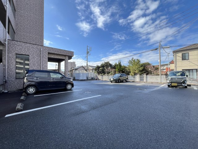 サトサバーブの駐車場