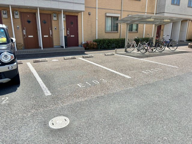 MAST　COURT加古川南　E棟の駐車場