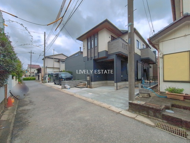 草加市新善町 新築分譲住宅の前面道路含む現地写真