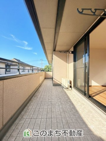 上三川町ゆうきが丘29番21　中古戸建のバルコニー|"南向きバルコニーがございます！
陽当りが確保されておりますので洗濯物も速乾です！"
