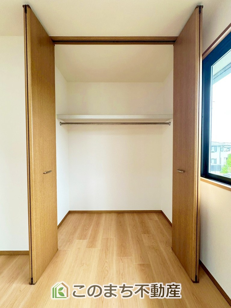 上三川町ゆうきが丘29番21　中古戸建の収納|各居室に収納付で住みやすさにこだわっています♪
