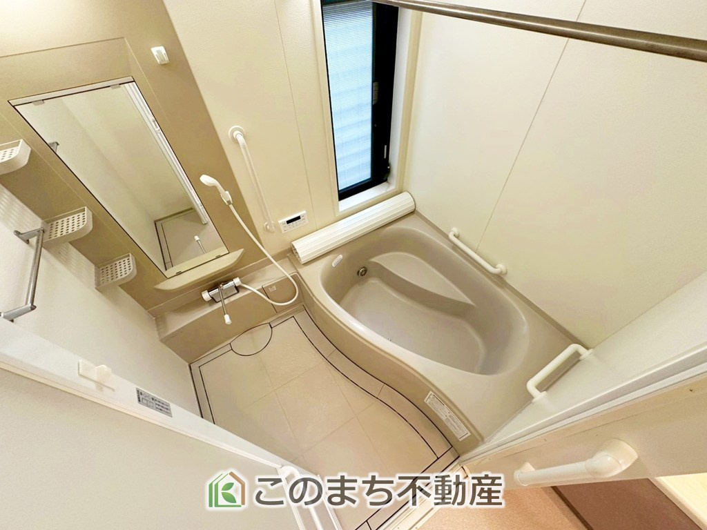 上三川町ゆうきが丘29番21　中古戸建の浴室|お子様と一緒にバスタイムを楽しめる広々空間。浴室乾燥機付で心地よいバスタイムを実現します♪
