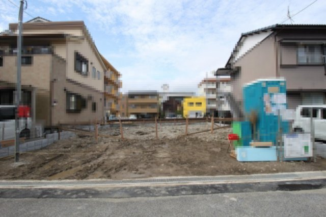 高知市百石町第2　新築戸建　の外観|土地面積　 146.02㎡　（約44.17坪）　
建物面積　 108.54㎡   （約32.83坪）
１階　51.84㎡　２階　16.98㎡　（ルーフバルコニー面積9.72㎡含む）
