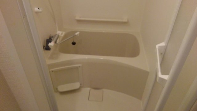 クレイノ黄金屋Ⅲの浴室|お風呂で日々の疲れを落としましょう