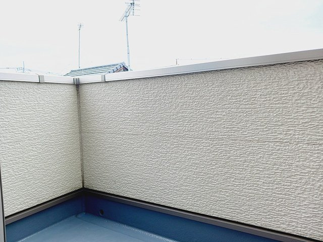 フロース・ケラシーのバルコニー|広々としたバルコニーです