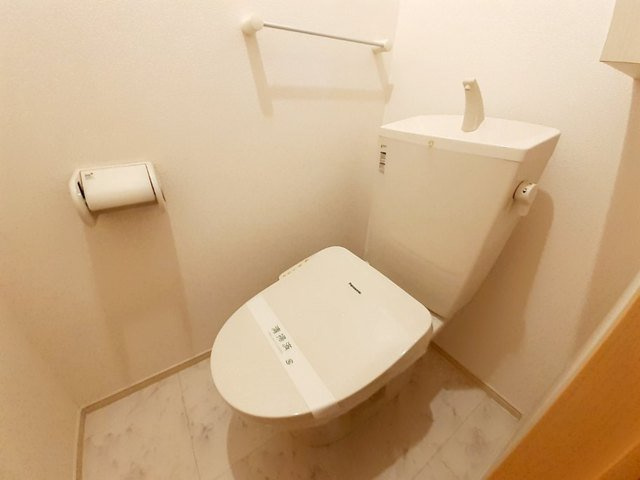 アース　ビレッジ　Ⅰのトイレ|清潔感のあるトイレです