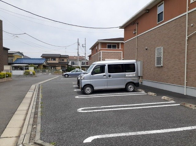 アース　ビレッジ　Ⅰの駐車場|駐車場があります