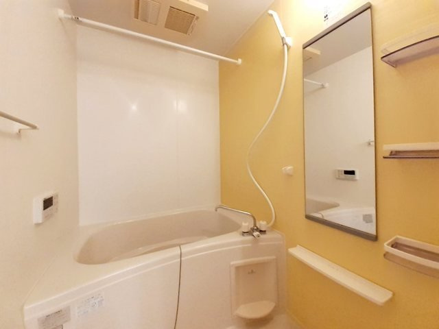 アース　ビレッジ　Ⅰの浴室|コンパクトで使いやすいお風呂です