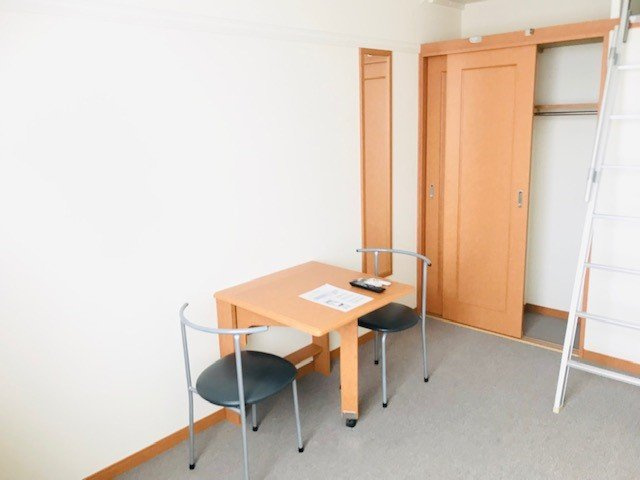 レオパレスエスペランサＢのその他|椅子、机