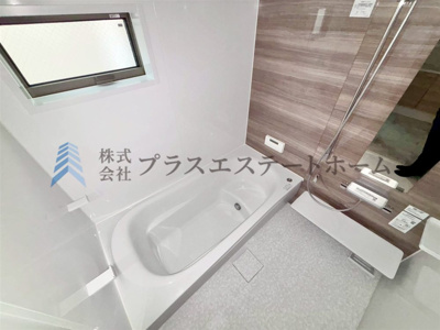 【浴室】 | 須磨区行幸町1丁目新築戸建 | 浴室乾燥機付きユニットバスで雨の日のお洗濯にも大活躍♪
