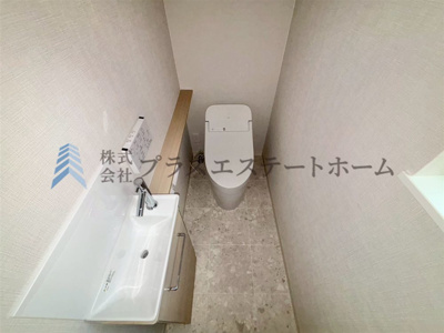 【トイレ】 | 須磨区行幸町1丁目新築戸建 | きれいをまもるせいけつトイレ♪お掃除はサッとひとふきで完了！ 