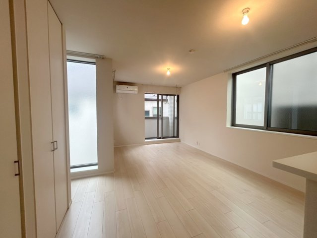 テラス洗足の居間・リビング|★明るいフローリングの角部屋です★