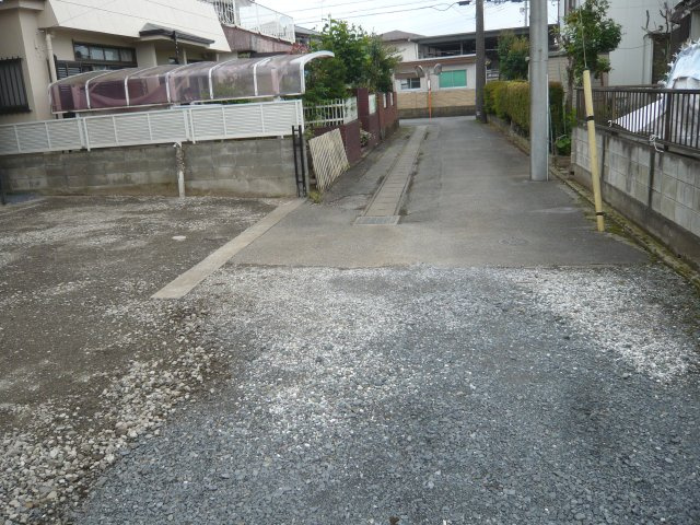 小山市大字羽川285-12、-94の前面道路含む現地写真