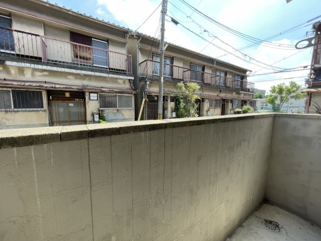 ウィステリアのバルコニー