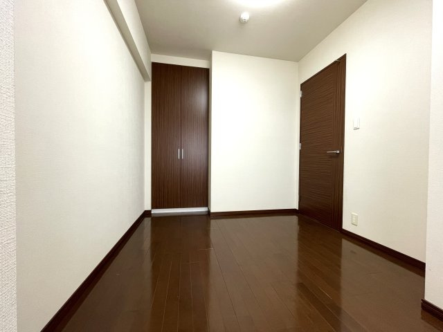 ロータリーパレスの洋室