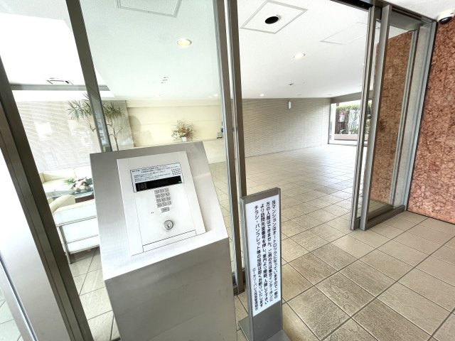 ロータリーパレスのロビー
