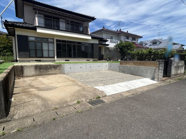 中古戸建　西白河郡泉崎村大字関和久字八雲神社　の駐車場|駐車スペース3台可能です！（車種による）来客時も安心の駐車スペースです！