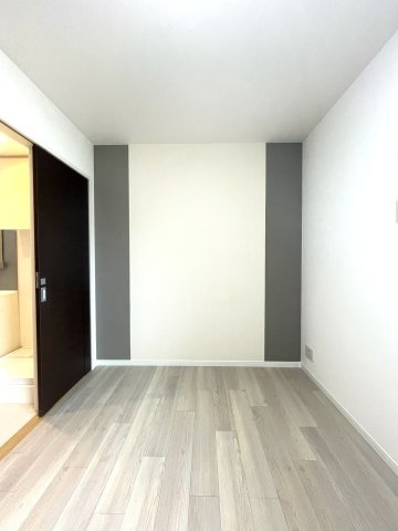 アルファステイツ高知駅前の洋室|北側洋室からサニタリーへ移動できます。