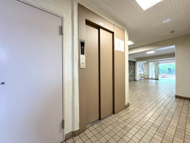 大宮平和台マンションＡ棟のその他共用部分|エレベーター
共用エレベーター完備。日常の荷物の持ち運びや移動をスムーズにサポートします。