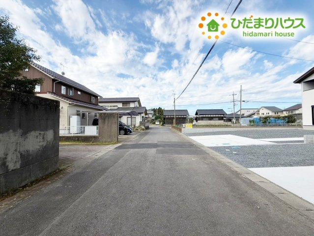 ひたちなか市高場1期　新築戸建　1号棟の前面道路含む現地写真|たっぷりの陽光と心地よい風が舞い込む住まい♪