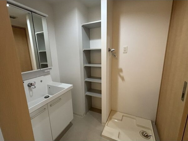 高畑T-2マンションの洗面所