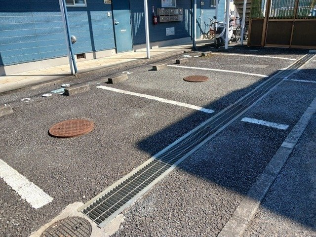 グリーンコーポ青木の駐車場|車をお持ちの方に嬉しい駐車場付きの物件です