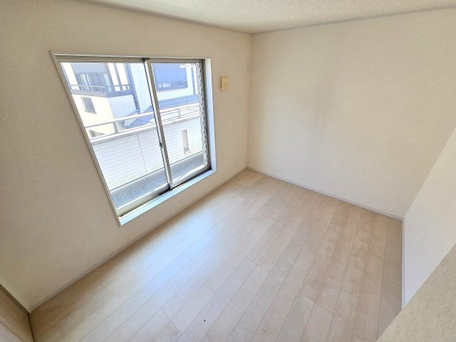 青梅市畑中２丁目　再生中古戸建の洋室|リフォーム前写真