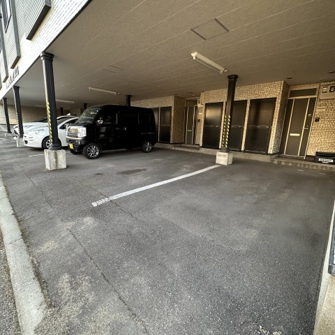 アートヒルズの駐車場