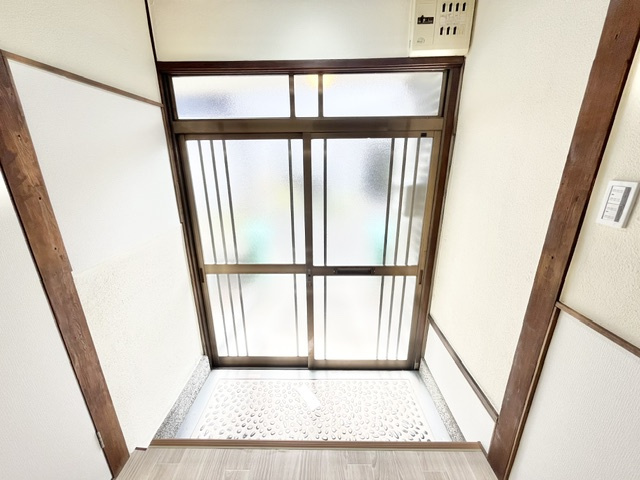 美原区大饗貸家の玄関