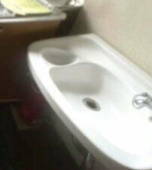鈴木荘の洗面所