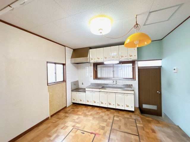 日立市川尻町5丁目　中古戸建のキッチン|（現況の１階キッチン）