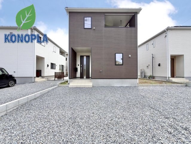 【中古戸建】邑楽郡大泉町大字吉田の外観|■外観｜外構や植栽の計画次第で自分好みにアレンジできる余白があり、住みながら楽しめる住まいです♪