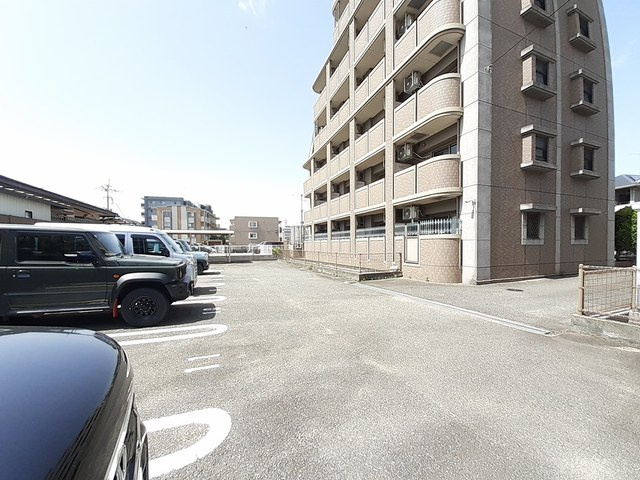 【駐車場】